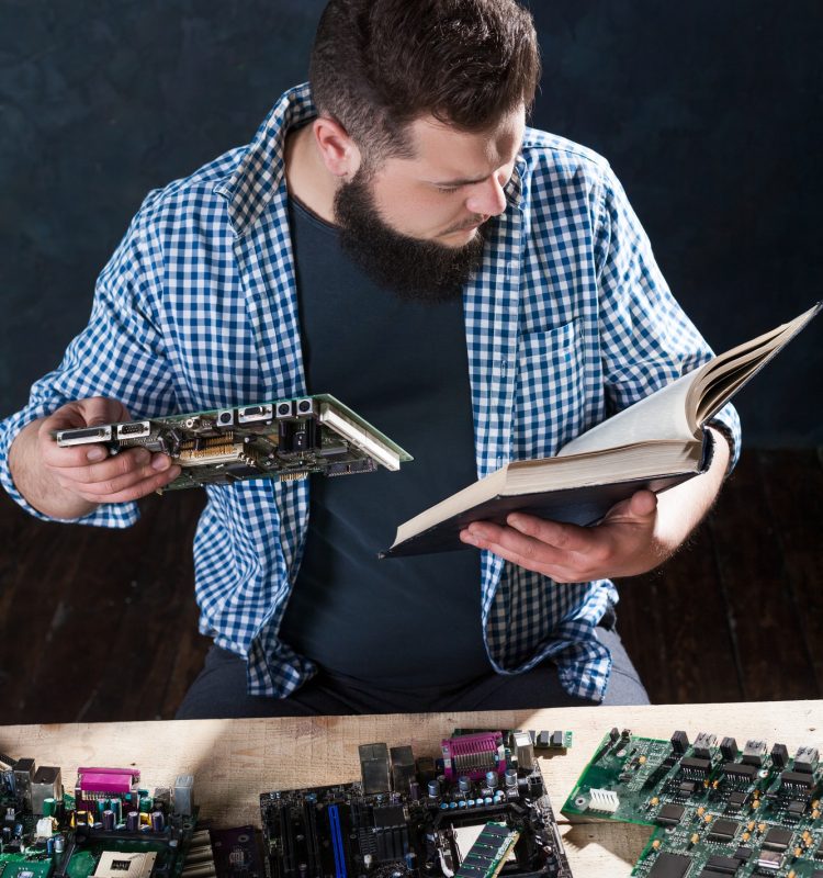 Electronic devices repairing and diagnostic techs Electronic devices repairing and diagnostic techs